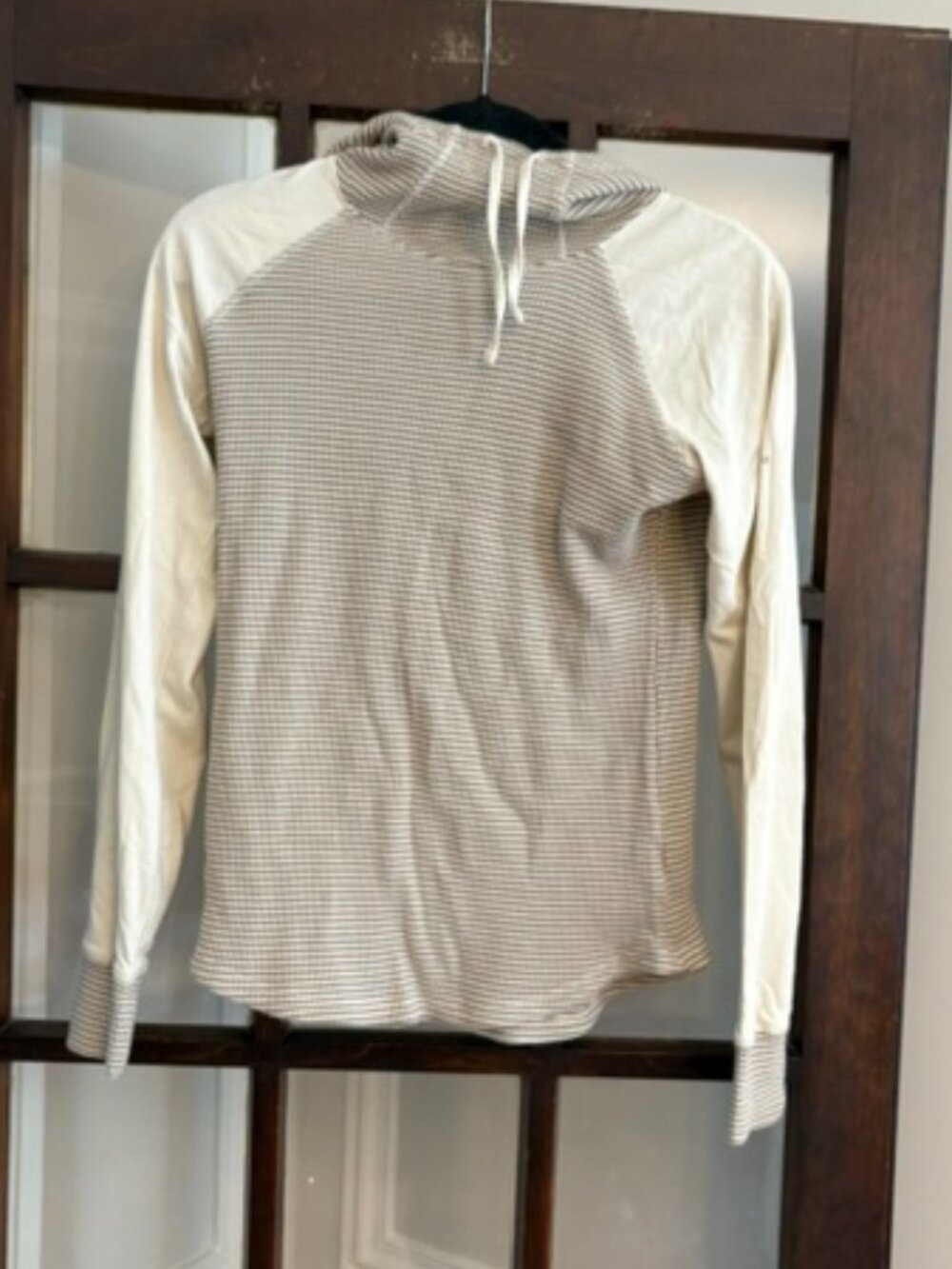 Columbia Cascade Gorge Hoodie in a Cream and Tan Waffle-knit, Size Large